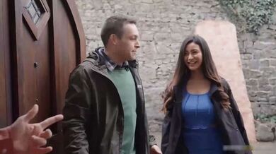 极品好片~亚裔混血当着老公面乱交性爱~情节白眼爽